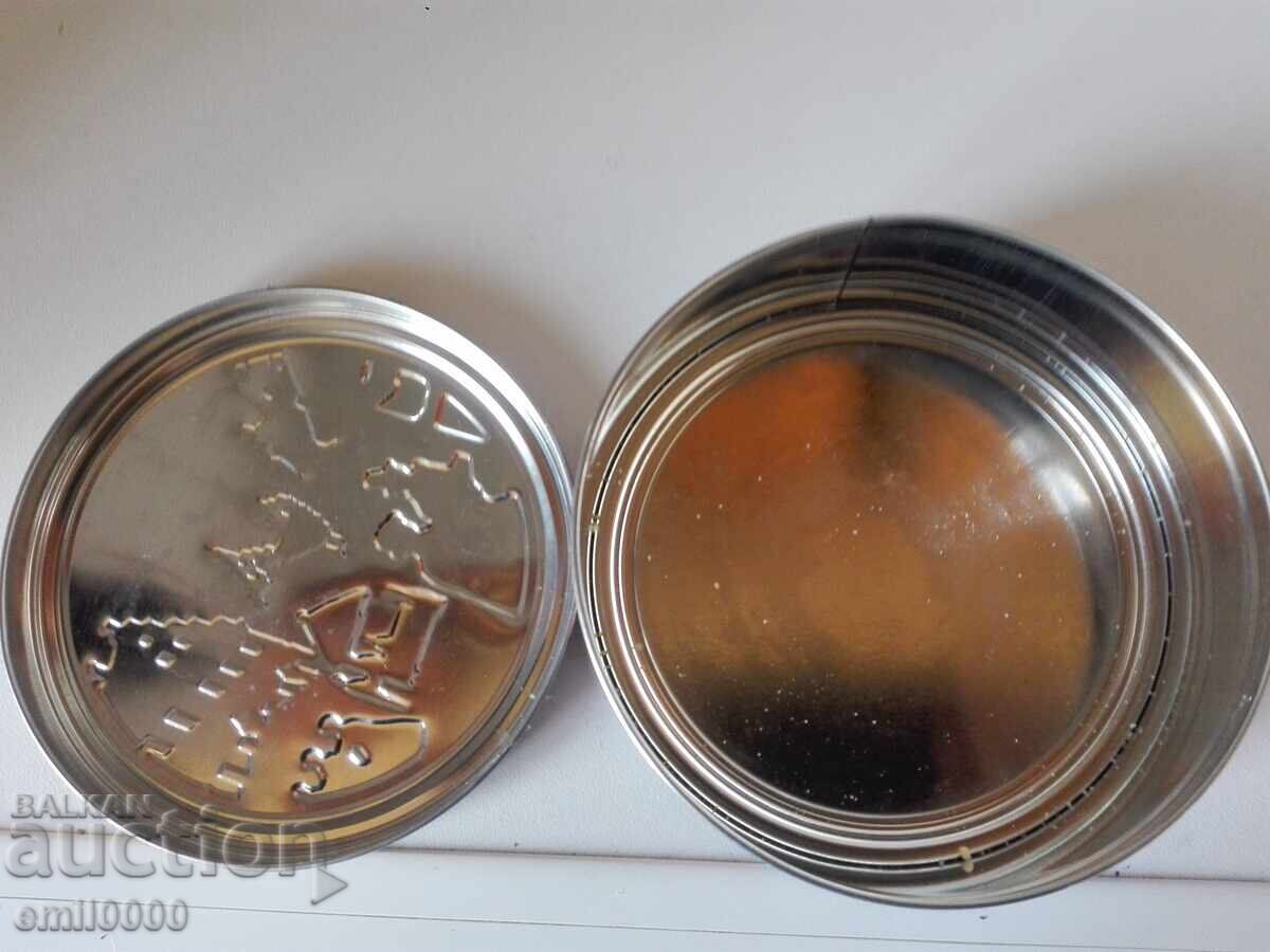Tin box. - 5 Tin box. - 5