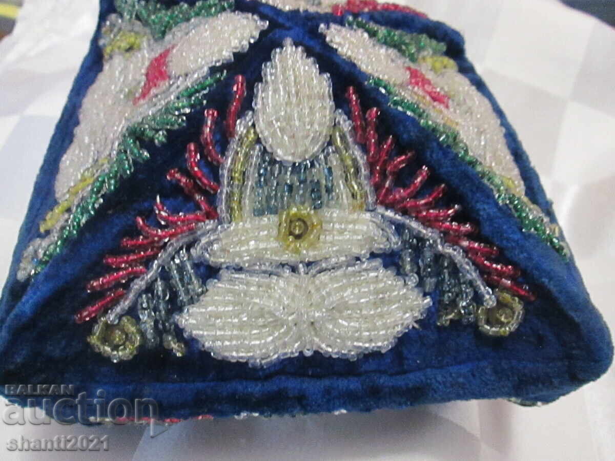 Vintage χειροποίητο καπέλο με χάντρες, σκούφο κρανίου με τιμή 85.00 BGN | € 43.46 Vintage χειροποίητο καπέλο με χάντρες, σκούφο κρανίου με τιμή 85.00 BGN | € 43.46