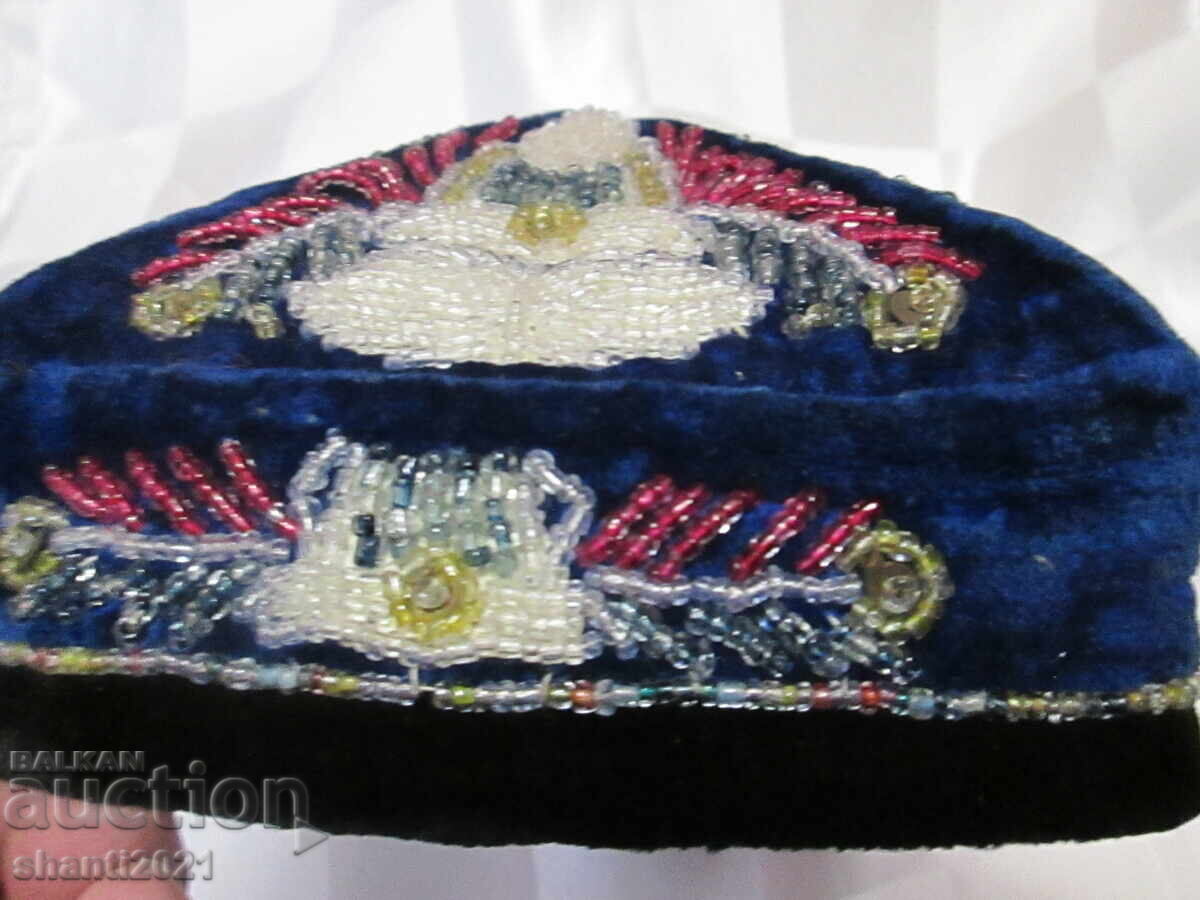 Δημοπρασία Vintage χειροποίητο καπέλο με χάντρες, σκούφο κρανίου Δημοπρασία Vintage χειροποίητο καπέλο με χάντρες, σκούφο κρανίου