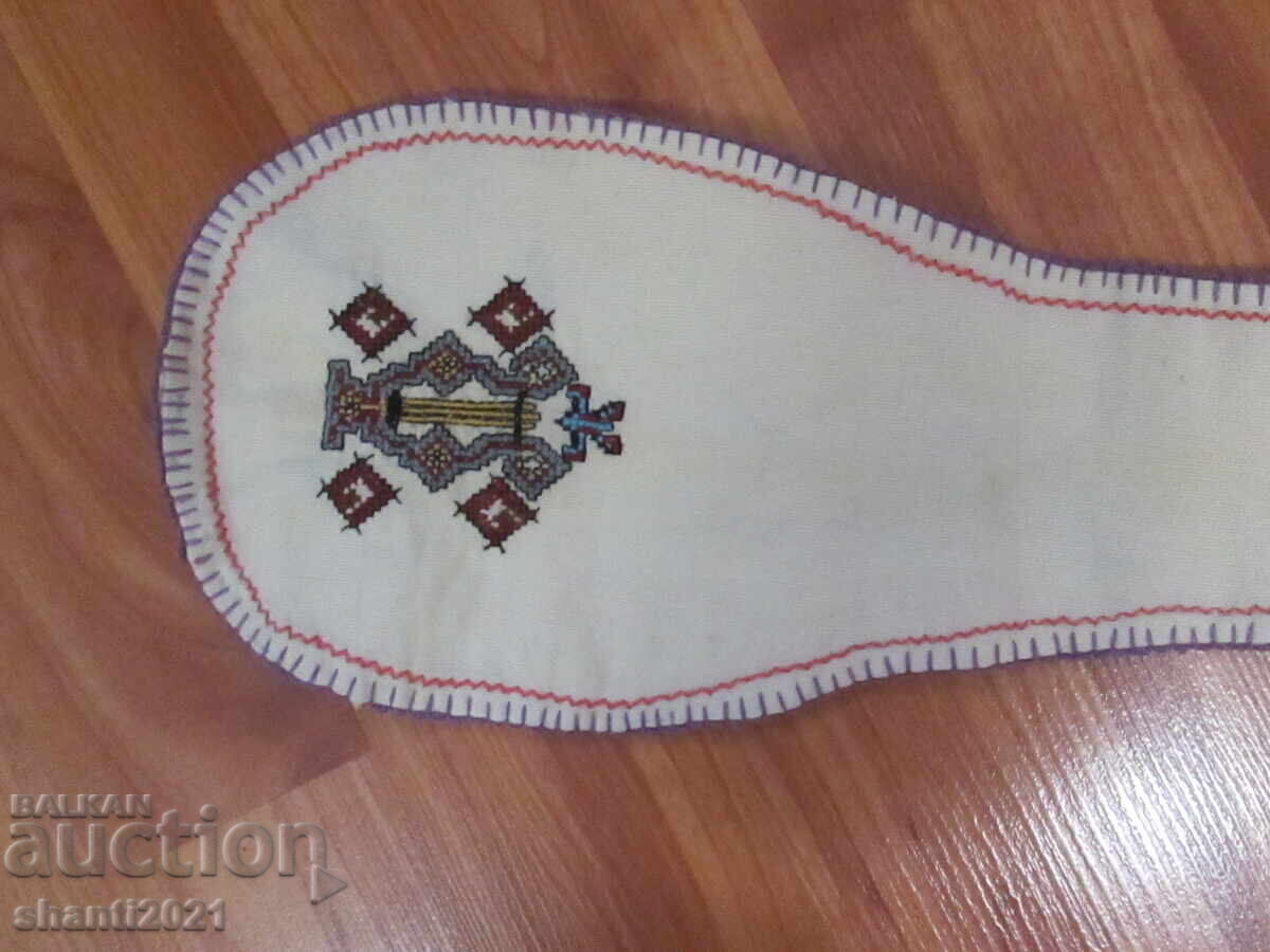 Auction  19th century hand embroidery, plaid, tablecloth, violin, folk motifs