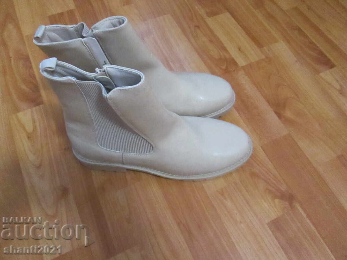New women's boots KIABI, size 42, beige, eco leather New women's boots KIABI, size 42, beige, eco leather