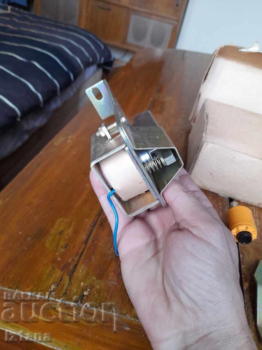 Old electric trunk lock VAZ 2101,Lada,Zhiguli - 5 Old electric trunk lock VAZ 2101,Lada,Zhiguli - 5