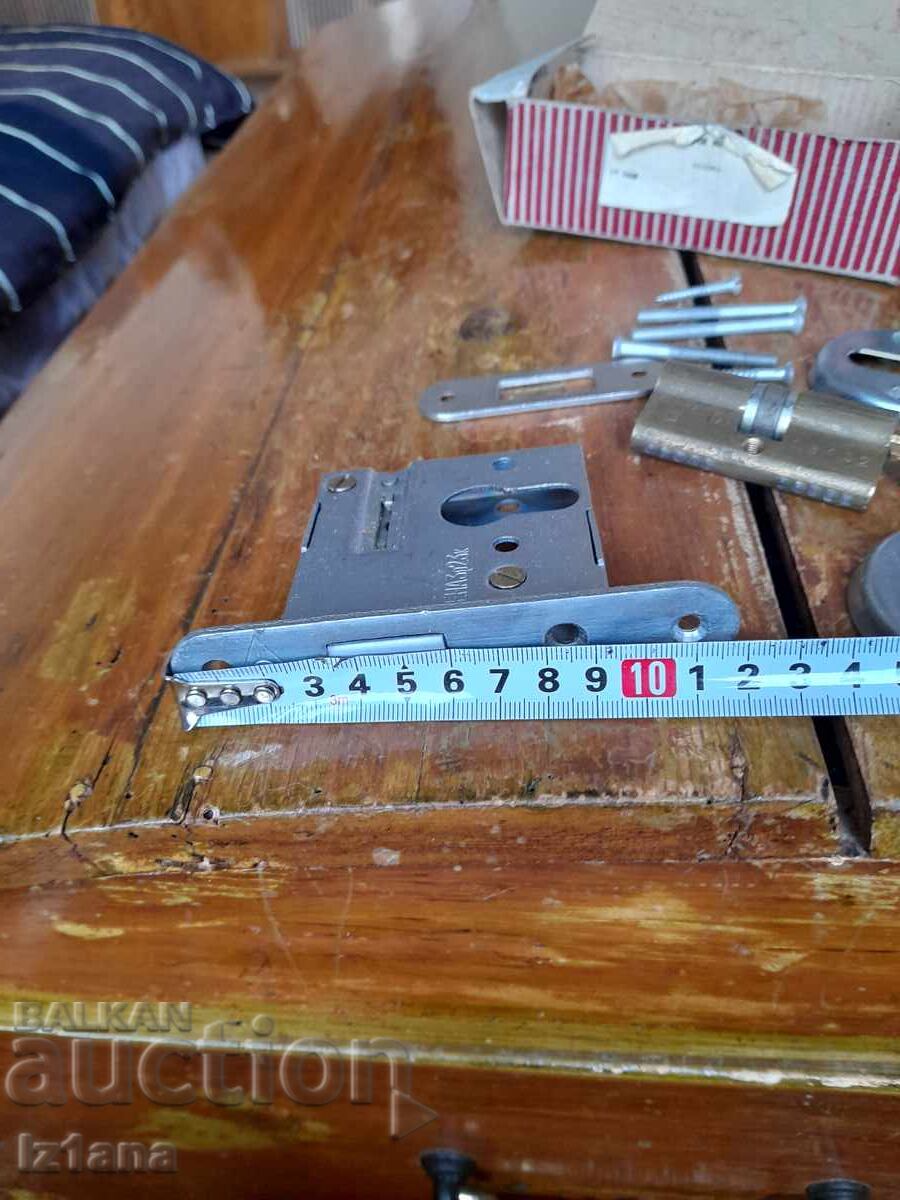 Auction Old lock Auction Old lock