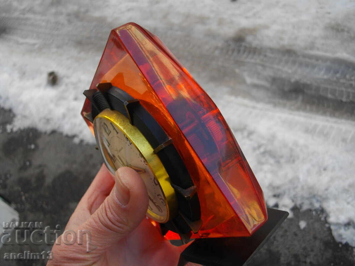 КОЛЕКЦИОНЕРСКИ НАСТОЛЕН СЕДМИЧЕН ЧАСОВНИК МЪЛНИЯ МОЛНИЯ - 6 КОЛЕКЦИОНЕРСКИ НАСТОЛЕН СЕДМИЧЕН ЧАСОВНИК МЪЛНИЯ МОЛНИЯ - 6