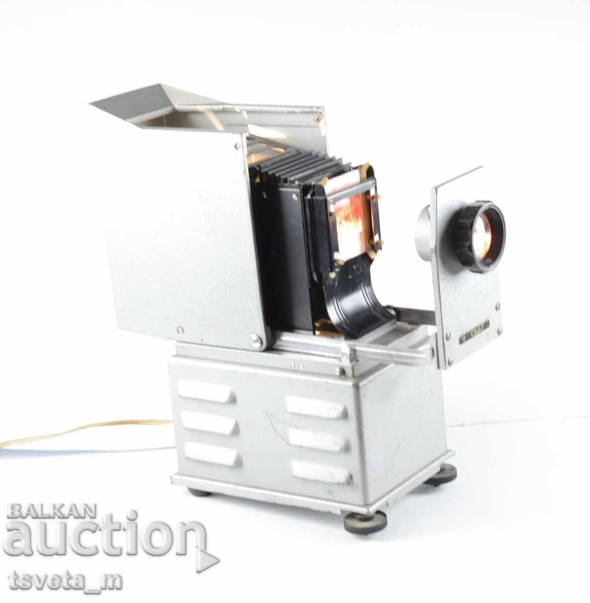 SVET slide projector, slide projector, social with price 20.00 BGN | € 10.23 SVET slide projector, slide projector, social with price 20.00 BGN | € 10.23