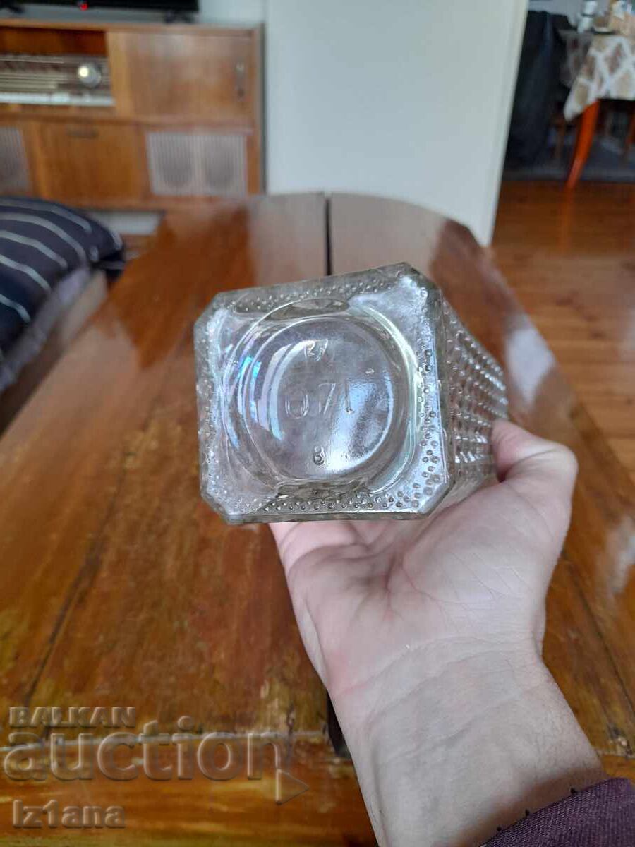 Delivery of Old carafe