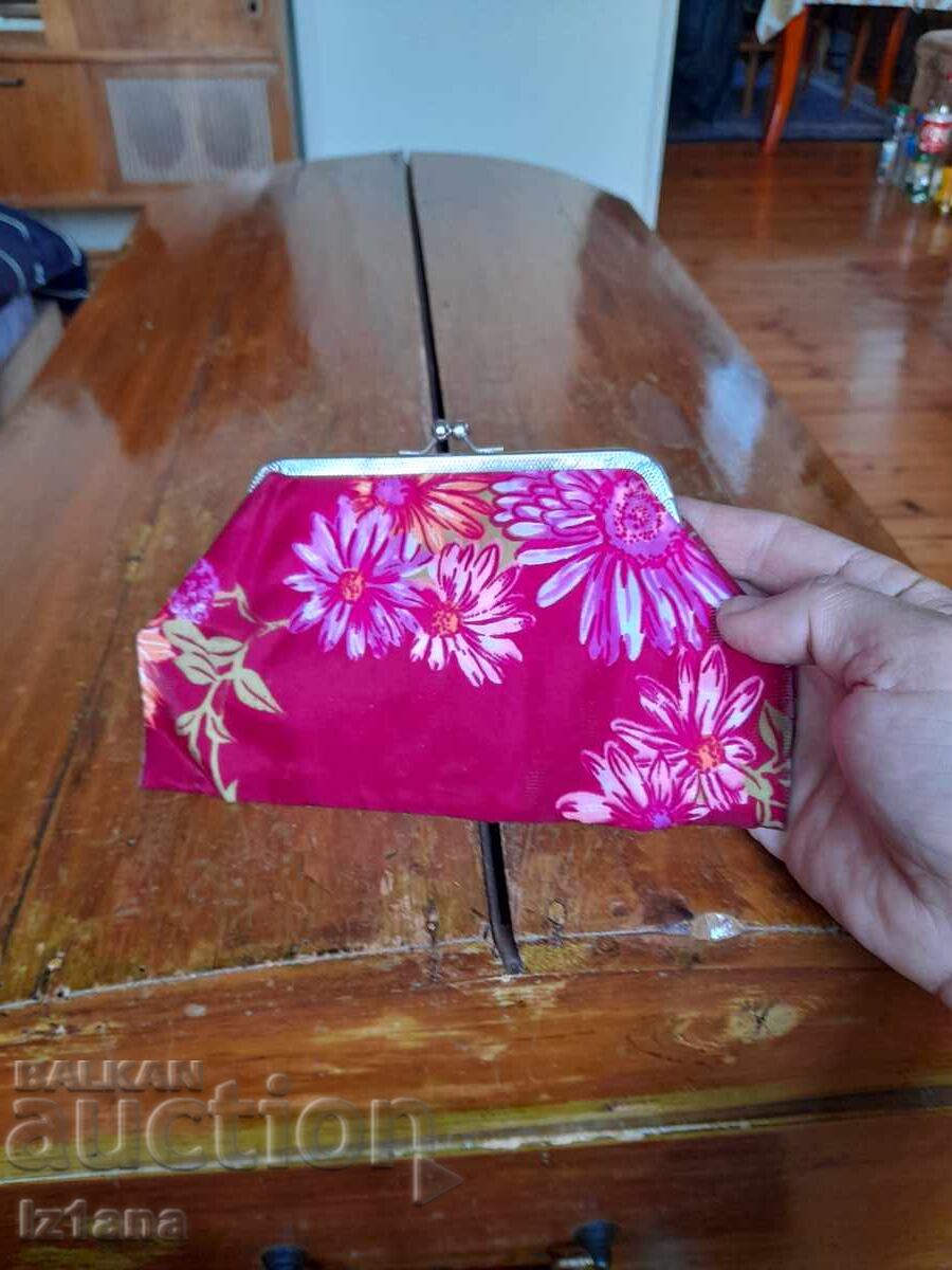 Παράδοση Πορτοφόλι της ηλικιωμένης κυρίας Παράδοση Πορτοφόλι της ηλικιωμένης κυρίας