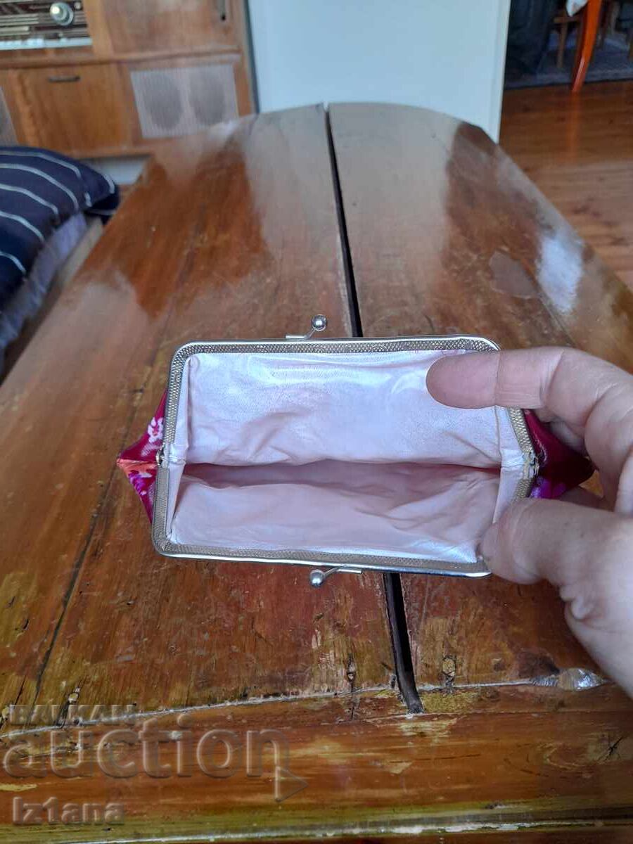 Πορτοφόλι της ηλικιωμένης κυρίας - 6 Πορτοφόλι της ηλικιωμένης κυρίας - 6