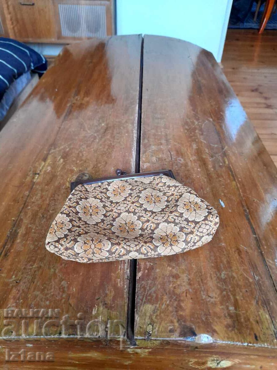 Old lady's purse Old lady's purse