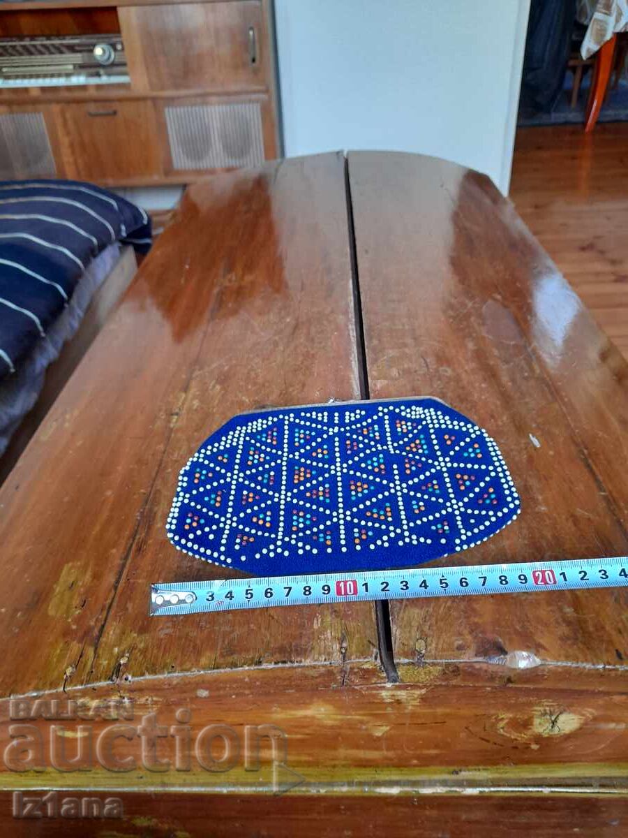 Geanta veche cu margele cu preț 32.00 BGN | € 16.36