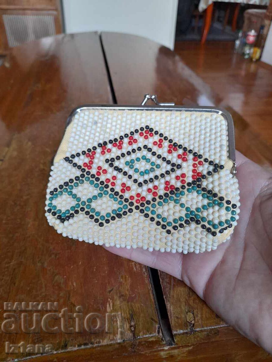Delivery of Old beaded purse Delivery of Old beaded purse