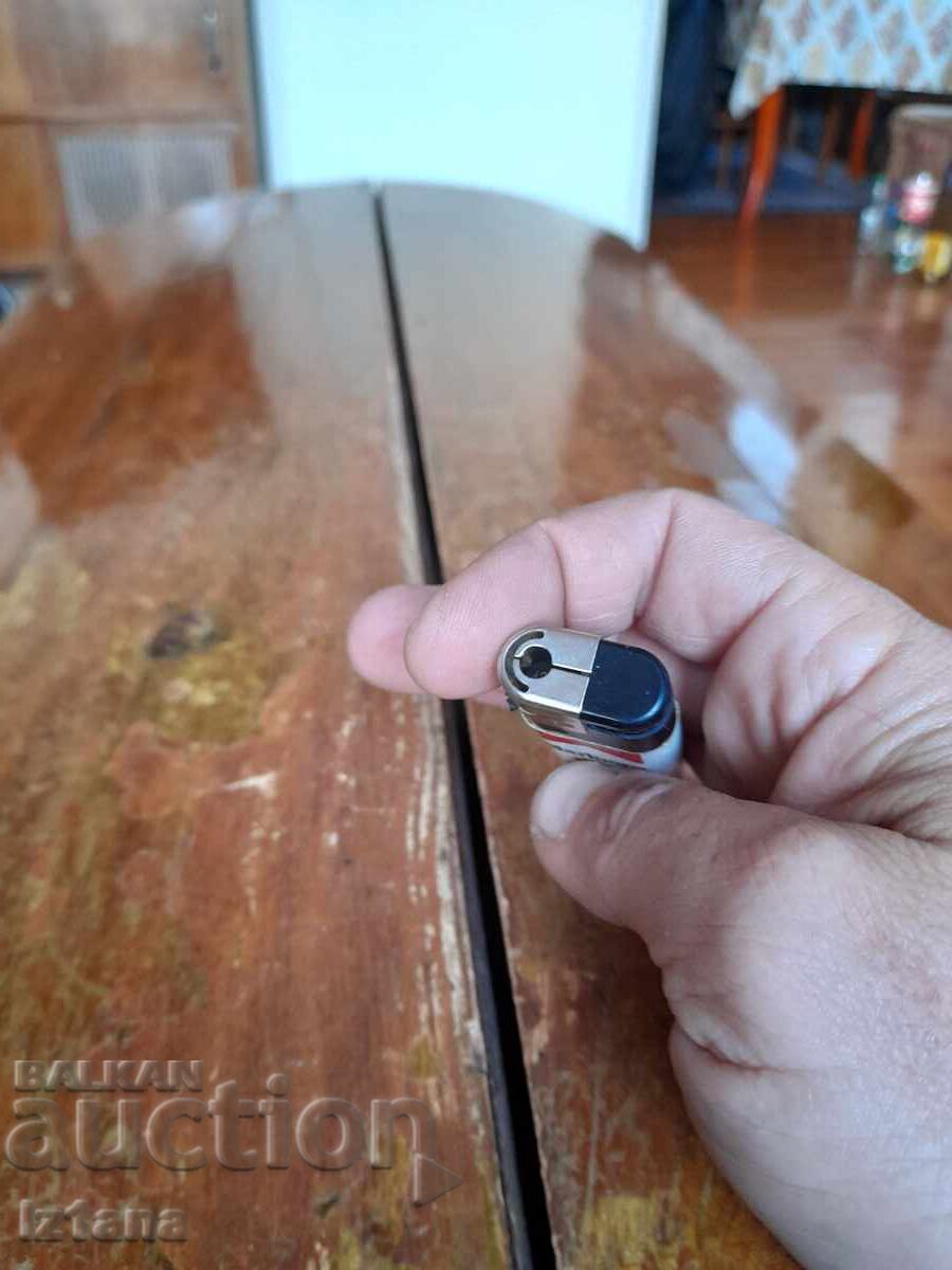 Delivery of An old Marlboro lighter