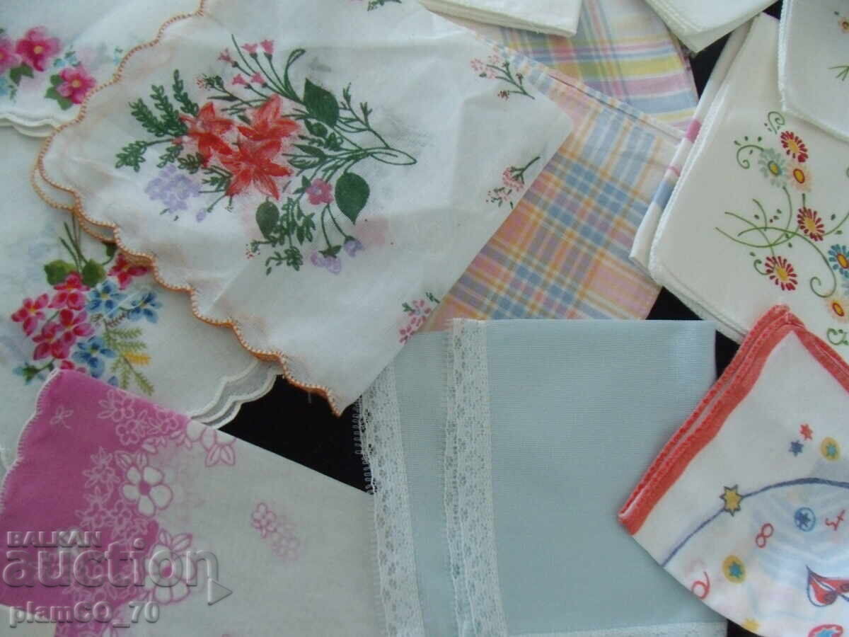 Παράδοση No.*7893 μικρή συλλογή - 60 κομμάτια παλιά μαντήλια Παράδοση No.*7893 μικρή συλλογή - 60 κομμάτια παλιά μαντήλια