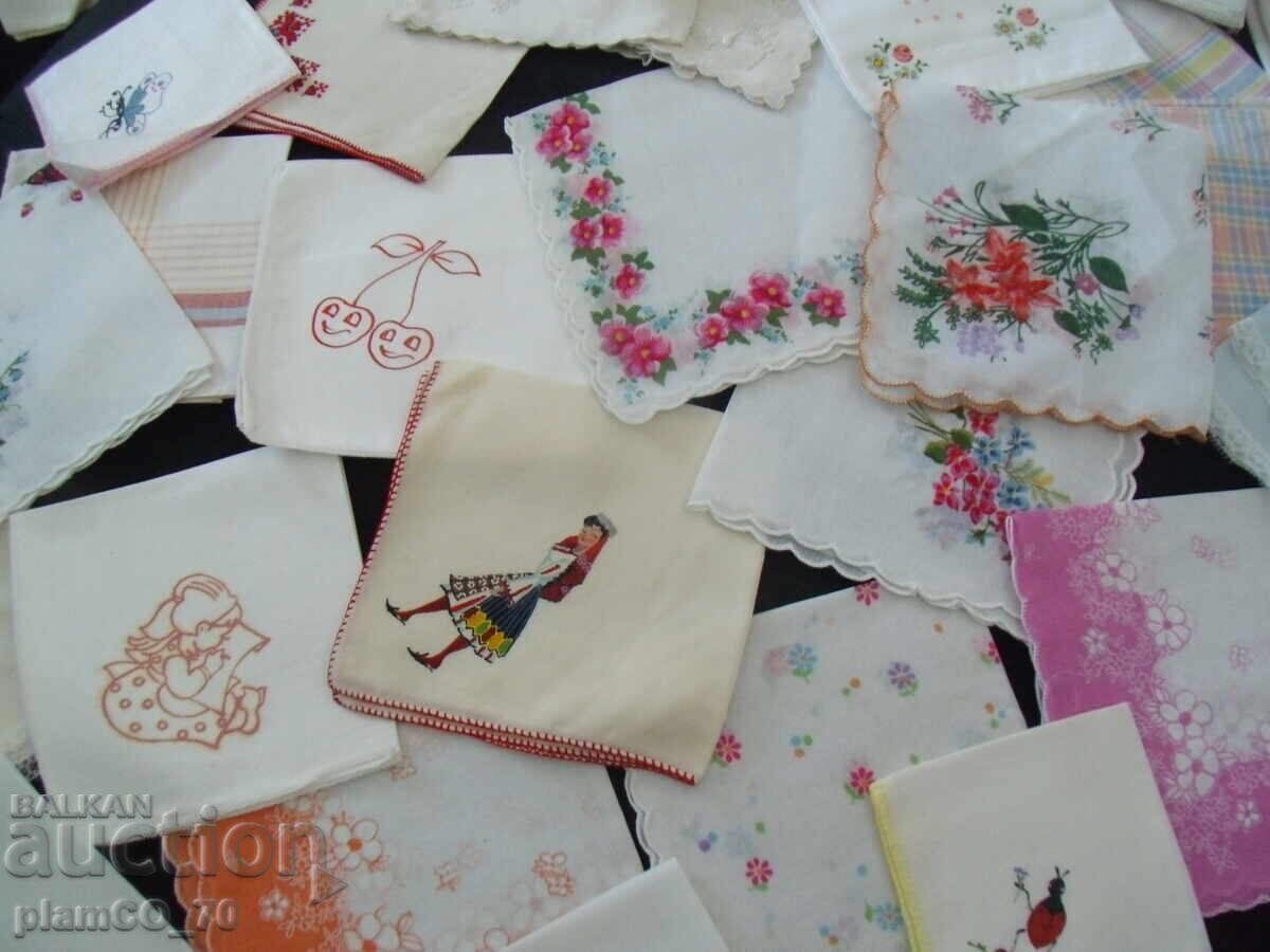 No.*7893 μικρή συλλογή - 60 κομμάτια παλιά μαντήλια No.*7893 μικρή συλλογή - 60 κομμάτια παλιά μαντήλια