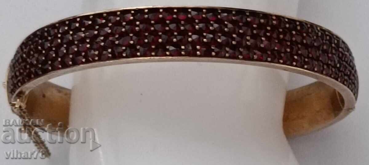 Gold-plated silver bracelet with Bohemian garnets with price 999.99 BGN | € 511.29 Gold-plated silver bracelet with Bohemian garnets with price 999.99 BGN | € 511.29
