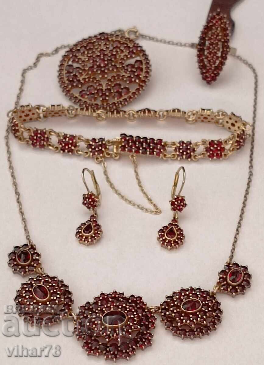 Very beautiful gold-plated silver set with Bohemian garnets - - 6