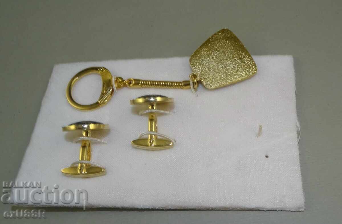 Delivery of Peugeot key chain and Peugeot cufflinks Delivery of Peugeot key chain and Peugeot cufflinks