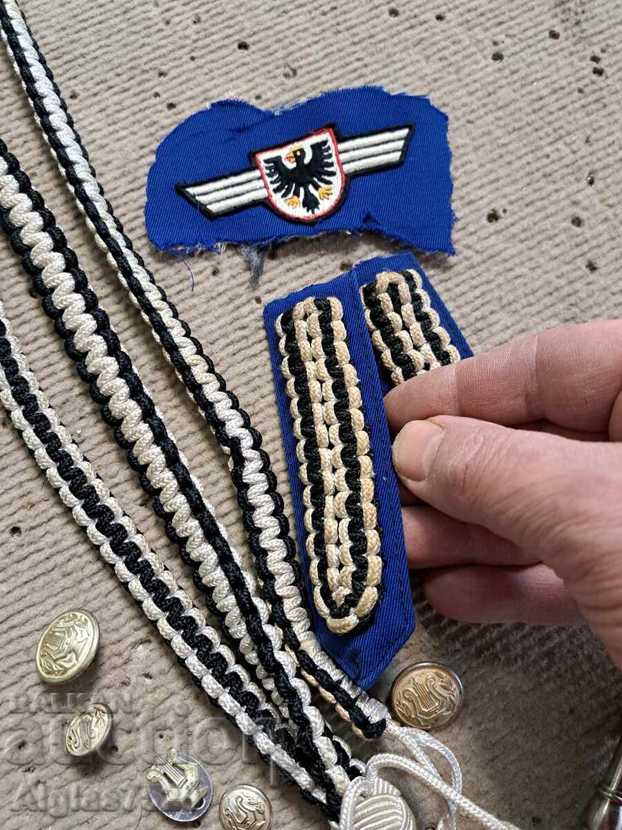 Set de uniforme germane. cu preț 30.00 BGN | € 15.34 Set de uniforme germane. cu preț 30.00 BGN | € 15.34