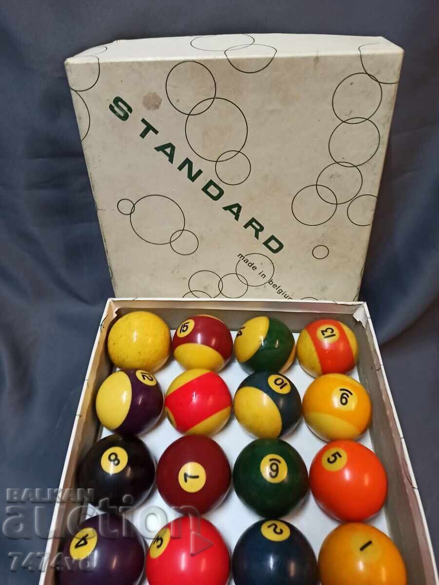 Auction  Belgian Standard set of billiard balls.
