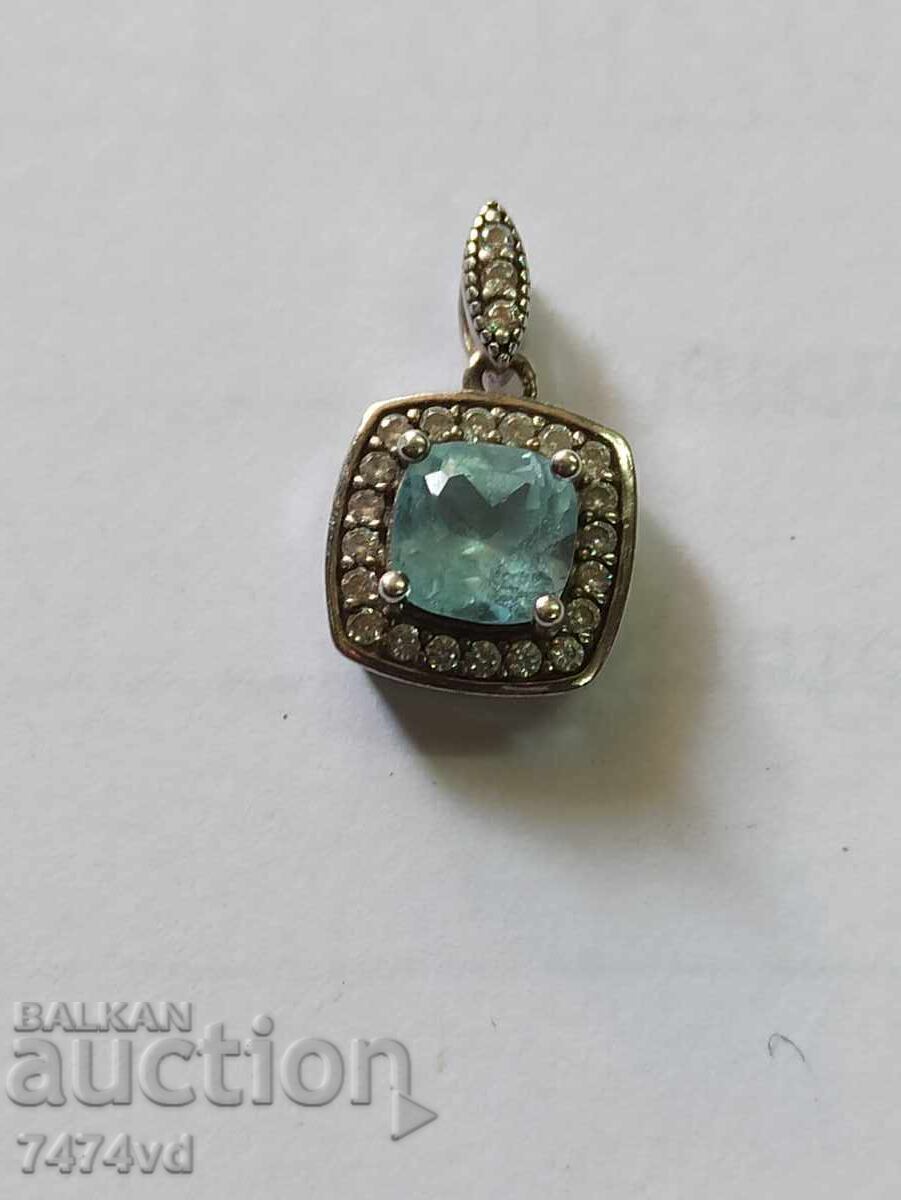 Licitație MEDALION DE ARGINT CU TOPAZ ALBASTRU DE ÎNALTĂ CALITATE Licitație MEDALION DE ARGINT CU TOPAZ ALBASTRU DE ÎNALTĂ CALITATE