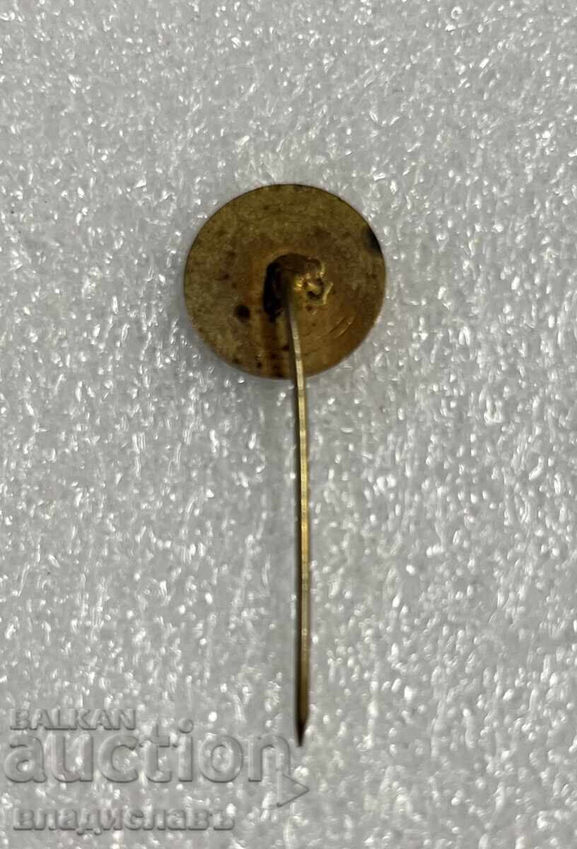 old football badge CSKA Red Flag with price 25.00 BGN | € 12.78 old football badge CSKA Red Flag with price 25.00 BGN | € 12.78