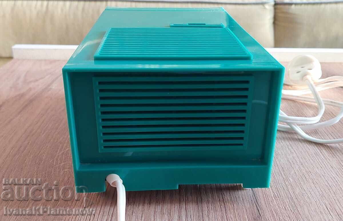 Delivery of A projector from Soca works with a box for connoisseurs