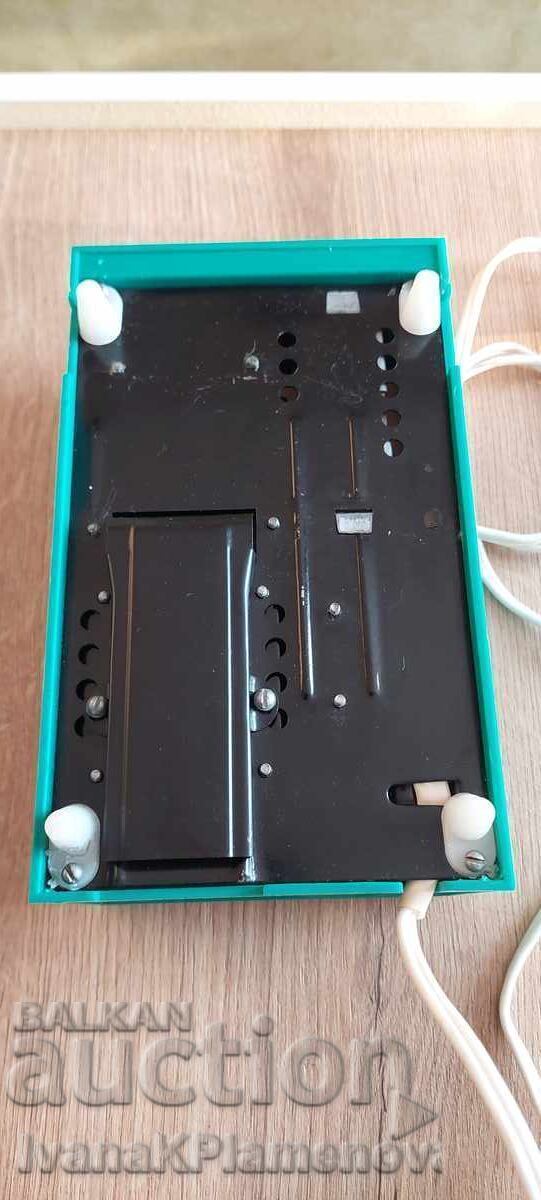 A projector from Soca works with a box for connoisseurs - 5