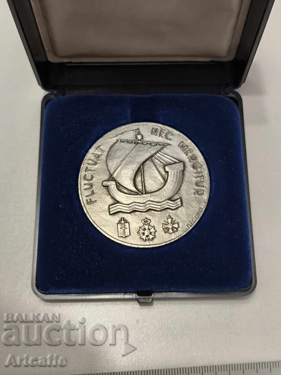 Delivery of France medal City of Paris Fluctuac Nec Mergitur by DELANNOY Delivery of France medal City of Paris Fluctuac Nec Mergitur by DELANNOY