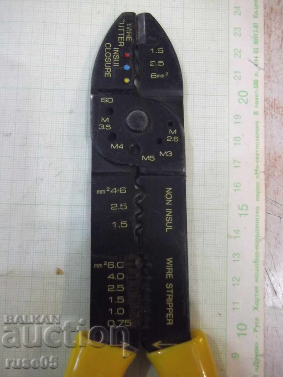 Terminal crimping pliers working with price 15.00 BGN | € 7.67 Terminal crimping pliers working with price 15.00 BGN | € 7.67