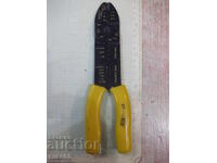 Terminal crimping pliers working