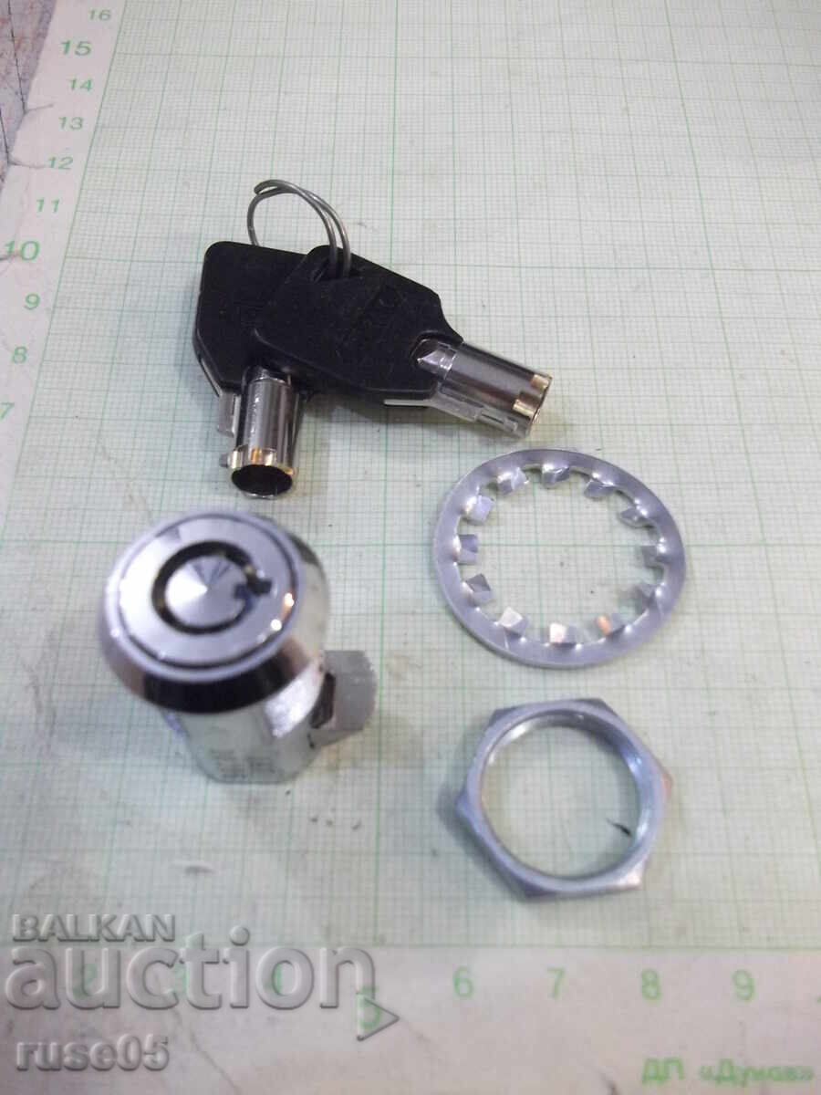 Auction Lock "LK7 - D0205" with two keys new Auction Lock "LK7 - D0205" with two keys new