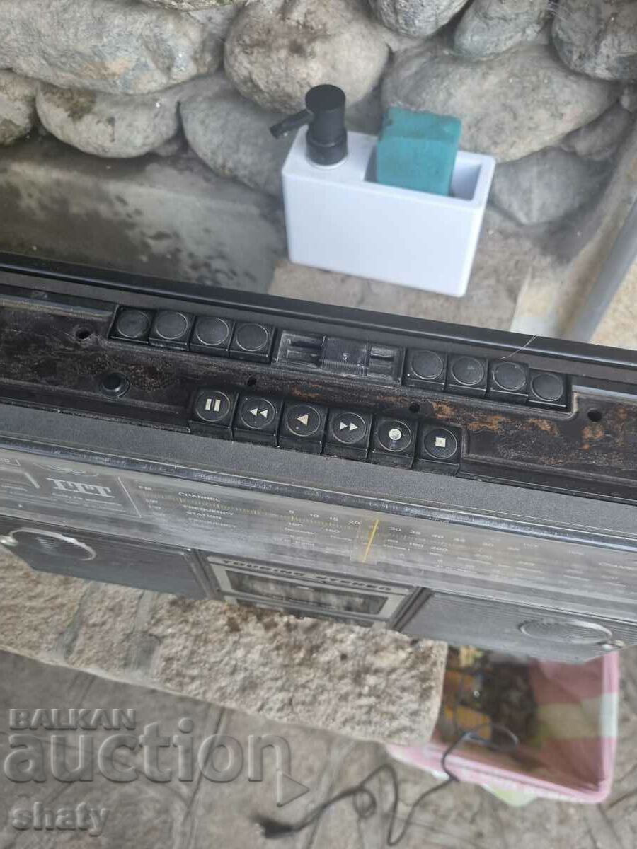 Παράδοση Παλιό κασετόφωνο ITT Παράδοση Παλιό κασετόφωνο ITT