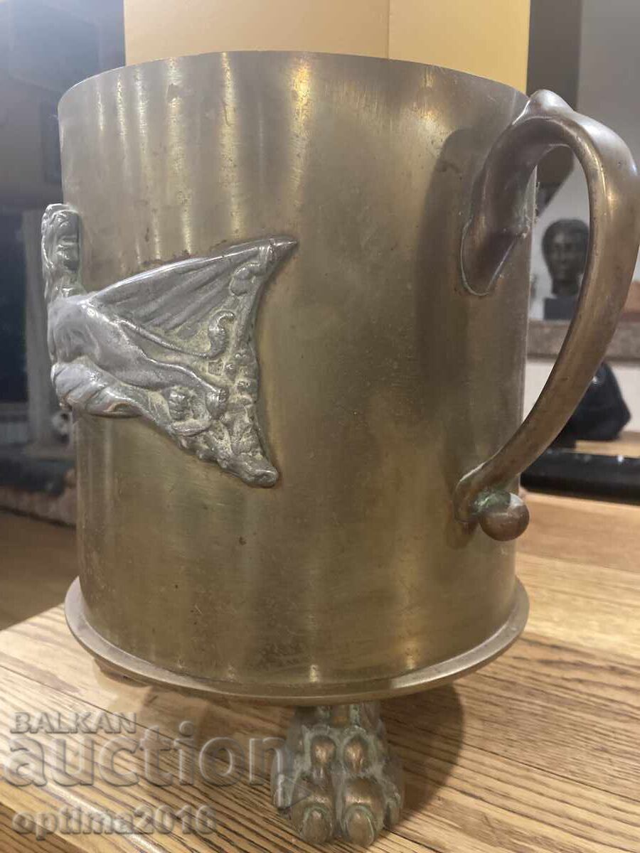 Massive vase made of a shell with price 80.00 BGN | € 40.90