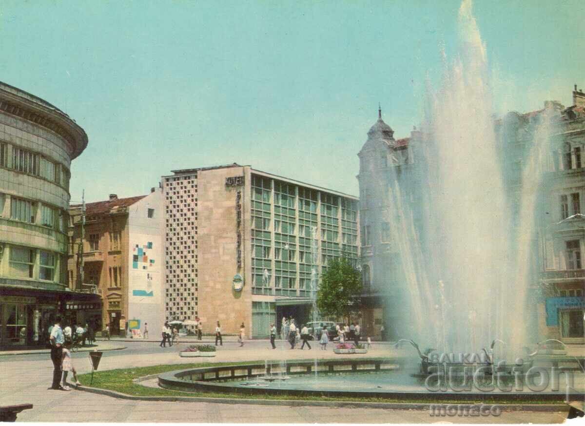 Παλιά καρτ ποστάλ - Plovdiv, το κέντρο με το σιντριβάνι Παλιά καρτ ποστάλ - Plovdiv, το κέντρο με το σιντριβάνι