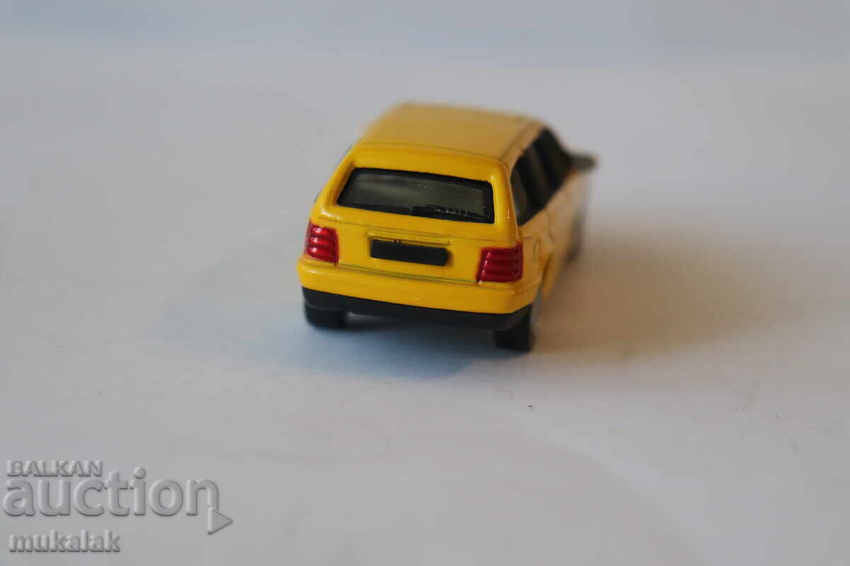 Delivery of 1:72 HONGWELL BMW 3 TOY CAR MODEL Delivery of 1:72 HONGWELL BMW 3 TOY CAR MODEL