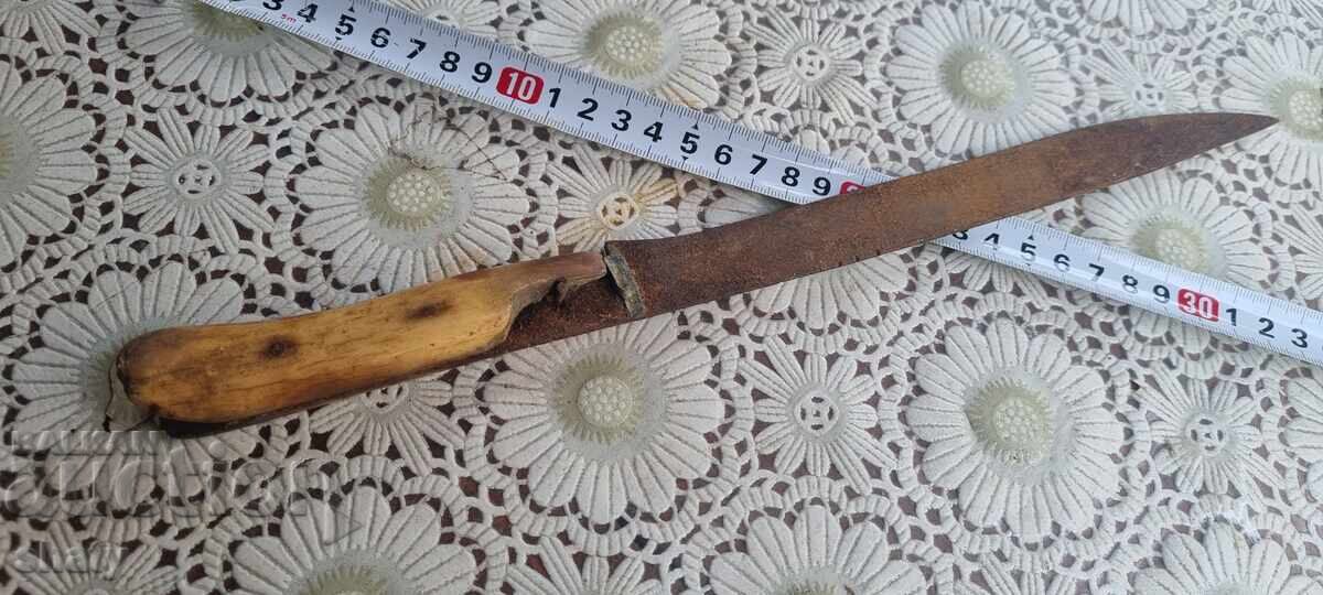 Стар нож с цена 85.00 лв. | € 43.46 Стар нож с цена 85.00 лв. | € 43.46