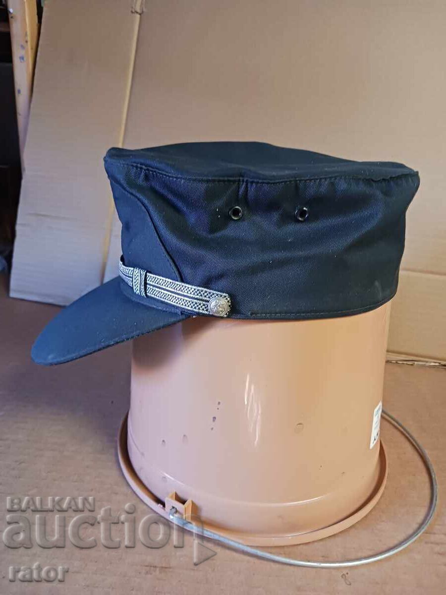 Licitație Pălărie veche de poliție de vară, uniformă Licitație Pălărie veche de poliție de vară, uniformă