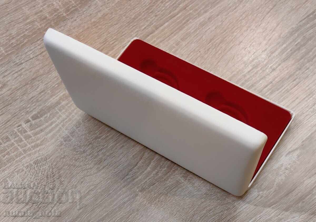 Livrarea Cutie de lux pentru 2 monede BNB - Piele ecologica - alba