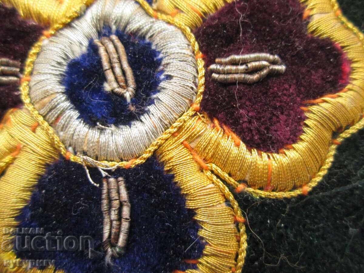 19th century old Renaissance needlepoint velvet wire embroidery with price 30.00 BGN | € 15.34 19th century old Renaissance needlepoint velvet wire embroidery with price 30.00 BGN | € 15.34