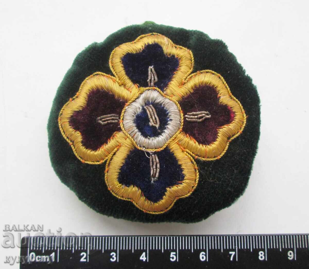 Delivery of 19th century old Renaissance needlepoint velvet wire embroidery Delivery of 19th century old Renaissance needlepoint velvet wire embroidery