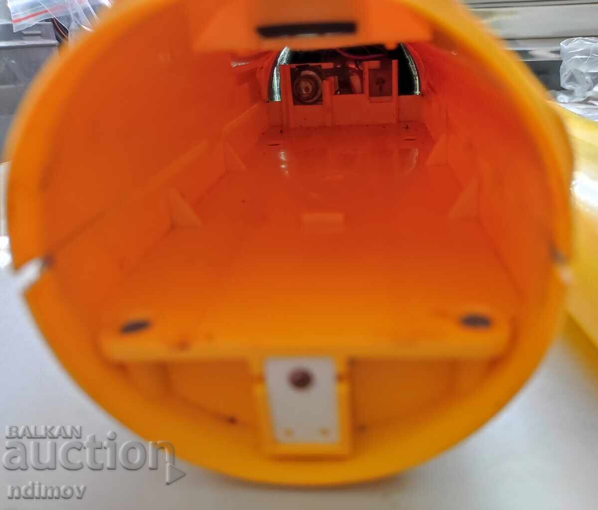 Delivery of German GDR searchlight lantern camping lamp Delivery of German GDR searchlight lantern camping lamp