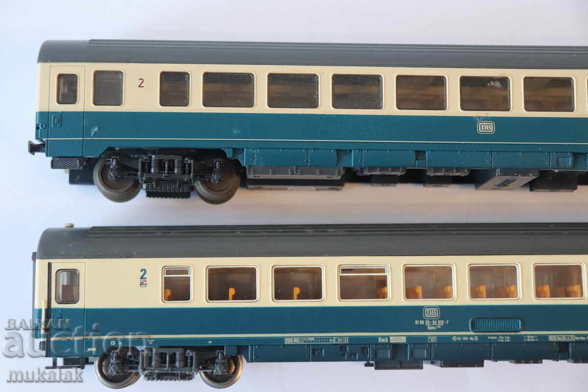 Auction H0 1/87 ROCO LOCOMOTIVE WAGON TRAIN TRAIN RAILWAY LOT 2 PCS. Auction H0 1/87 ROCO LOCOMOTIVE WAGON TRAIN TRAIN RAILWAY LOT 2 PCS.