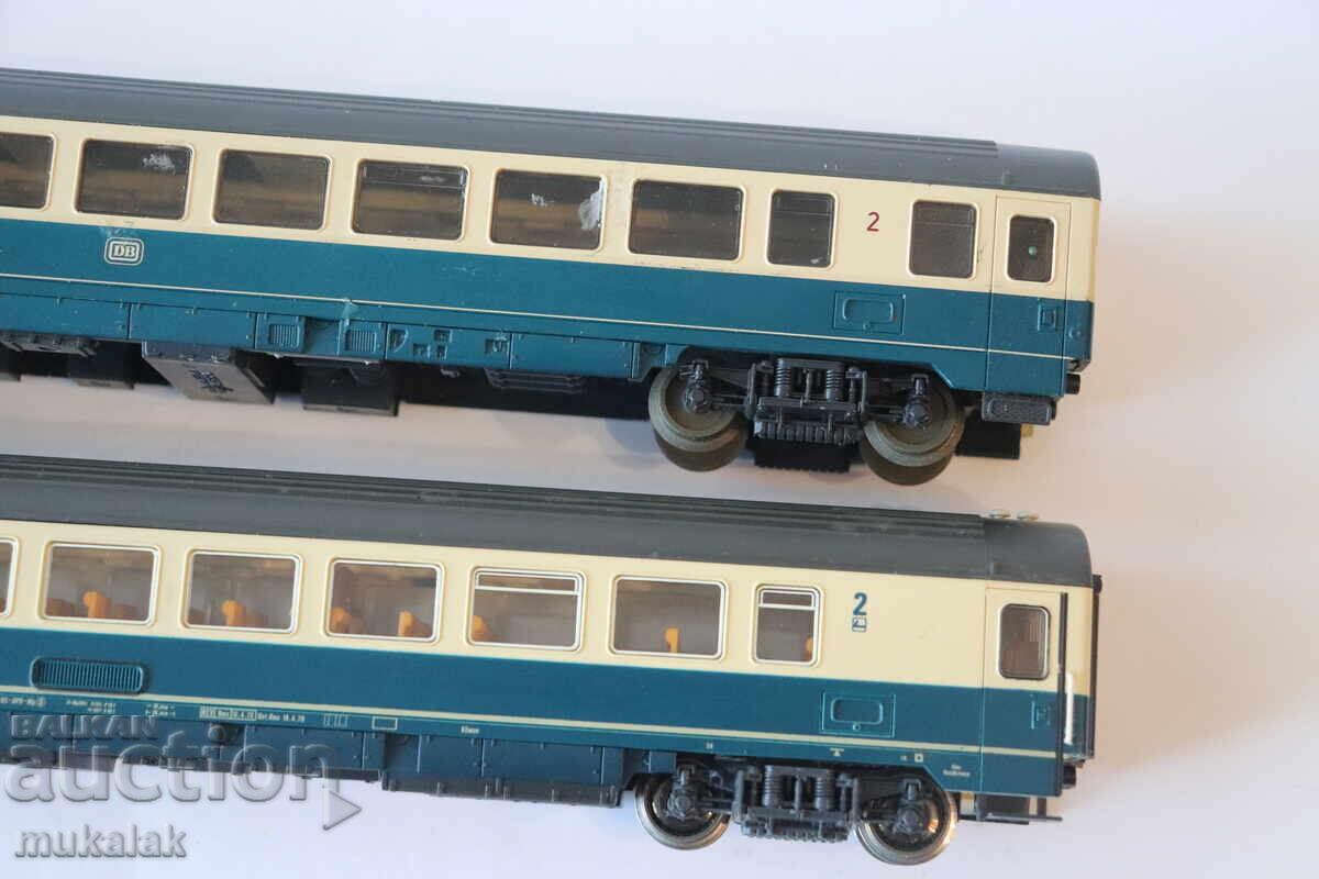 Delivery of H0 1/87 ROCO LOCOMOTIVE WAGON TRAIN TRAIN RAILWAY LOT 2 PCS. Delivery of H0 1/87 ROCO LOCOMOTIVE WAGON TRAIN TRAIN RAILWAY LOT 2 PCS.