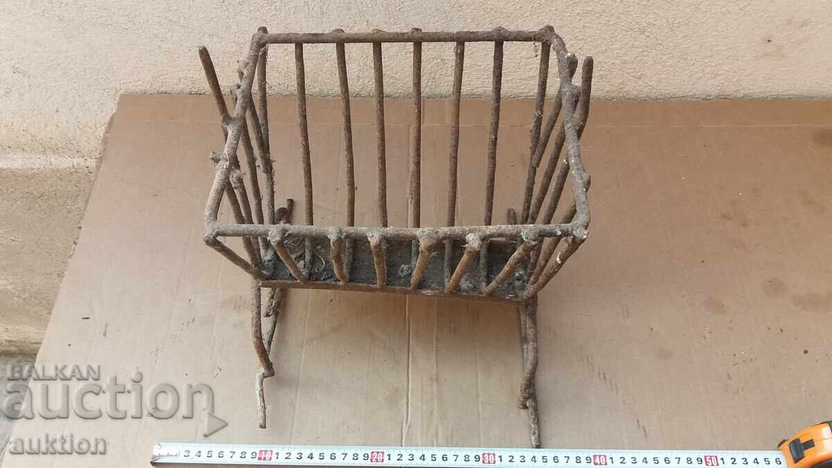 Old animal feeder mini rabbit hutch with price 16.99 BGN | € 8.69 Old animal feeder mini rabbit hutch with price 16.99 BGN | € 8.69