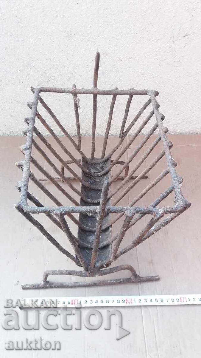 Delivery of Old animal feeder mini rabbit hutch Delivery of Old animal feeder mini rabbit hutch