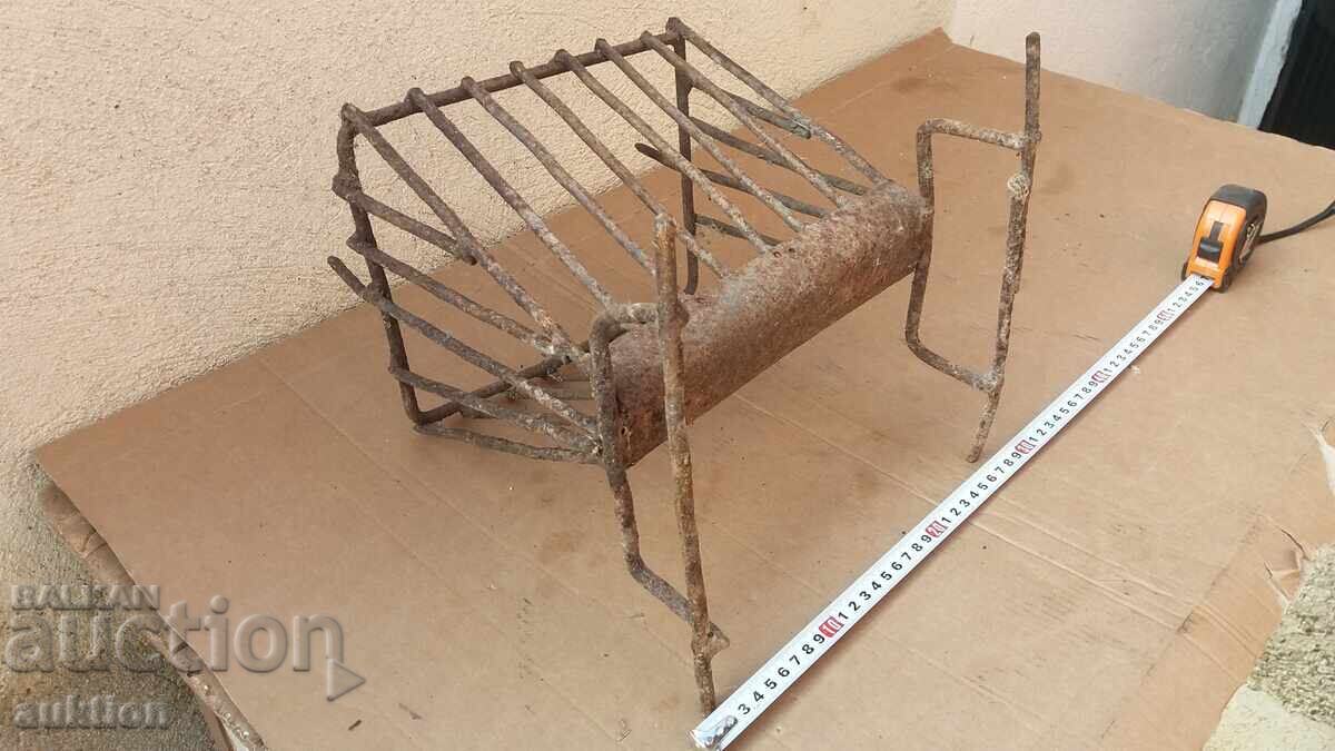 Old animal feeder mini rabbit hutch - 5 Old animal feeder mini rabbit hutch - 5