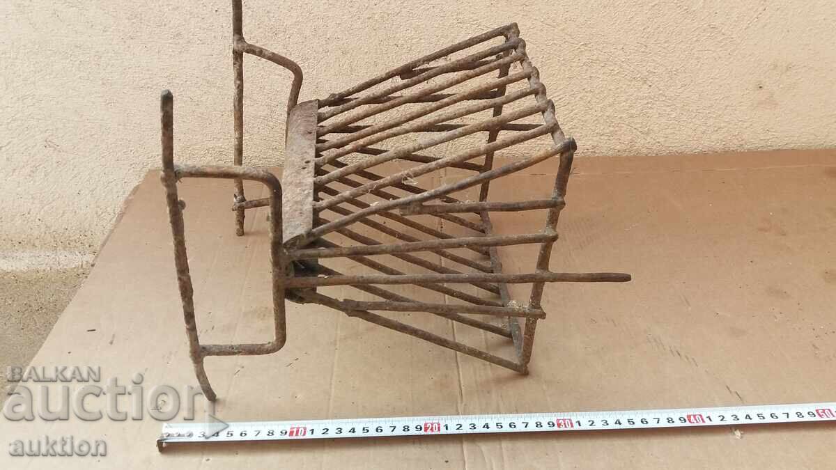 Old animal feeder mini rabbit hutch - 6 Old animal feeder mini rabbit hutch - 6