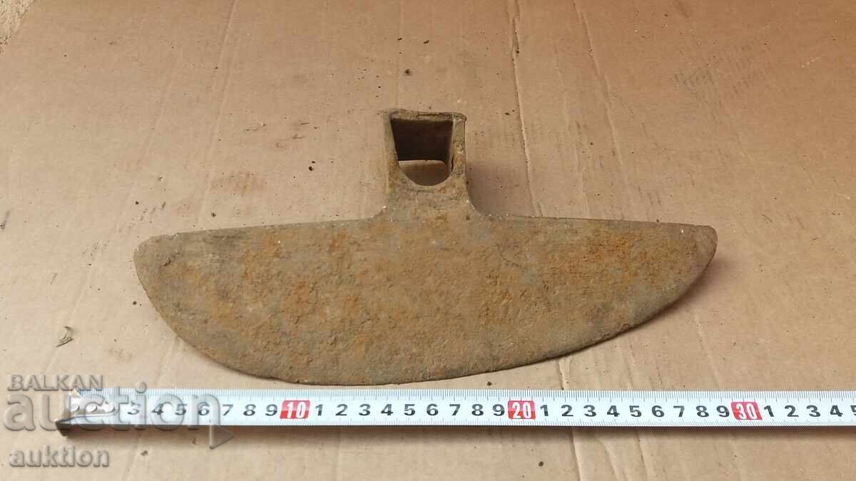Auction hoe - solid iron Auction hoe - solid iron