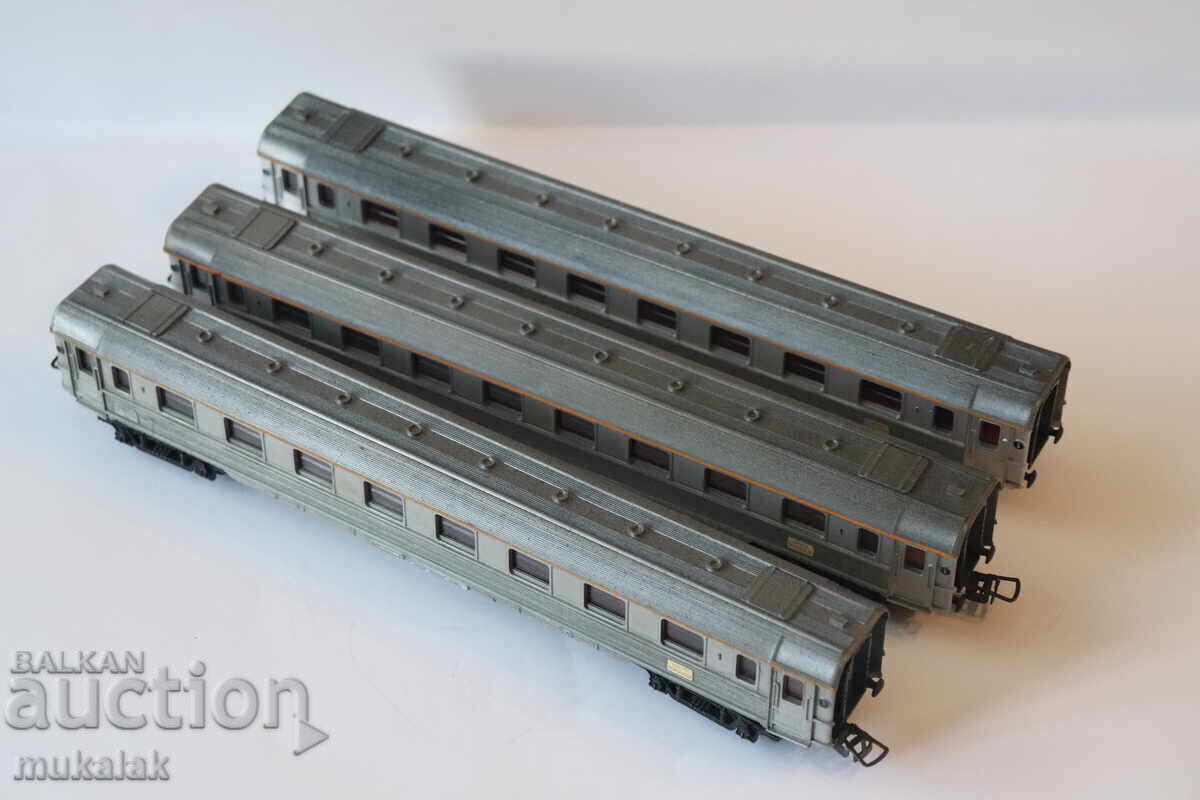 Auction H0 1/87 MECCANO LOCOMOTIVE WAGON TRAIN TRAIN RAILWAY LOT 3 PCS. Auction H0 1/87 MECCANO LOCOMOTIVE WAGON TRAIN TRAIN RAILWAY LOT 3 PCS.