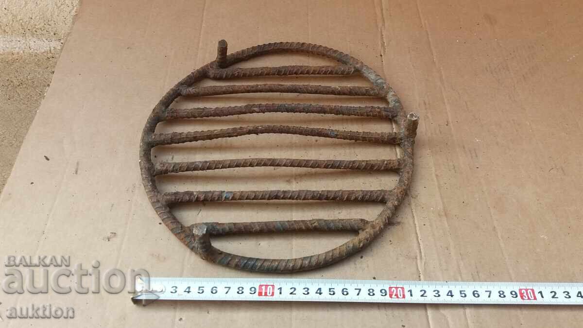 OLD SOLID METAL FIREPLACE STAND - 5 OLD SOLID METAL FIREPLACE STAND - 5